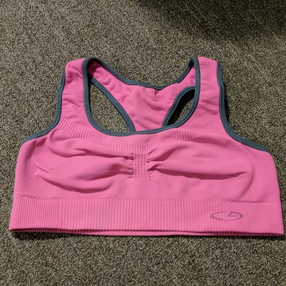 Champion bra size M padding is missing .